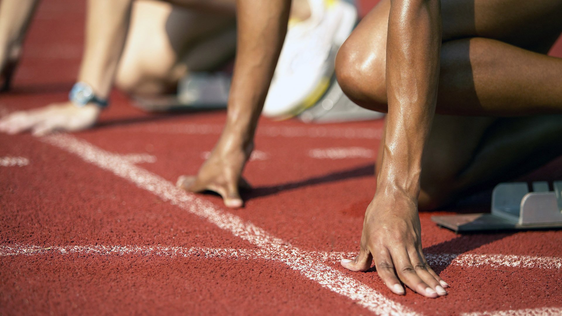 “青少年足球科普活动走进社区，普及运动知识”，开展青少年足球运动的意义