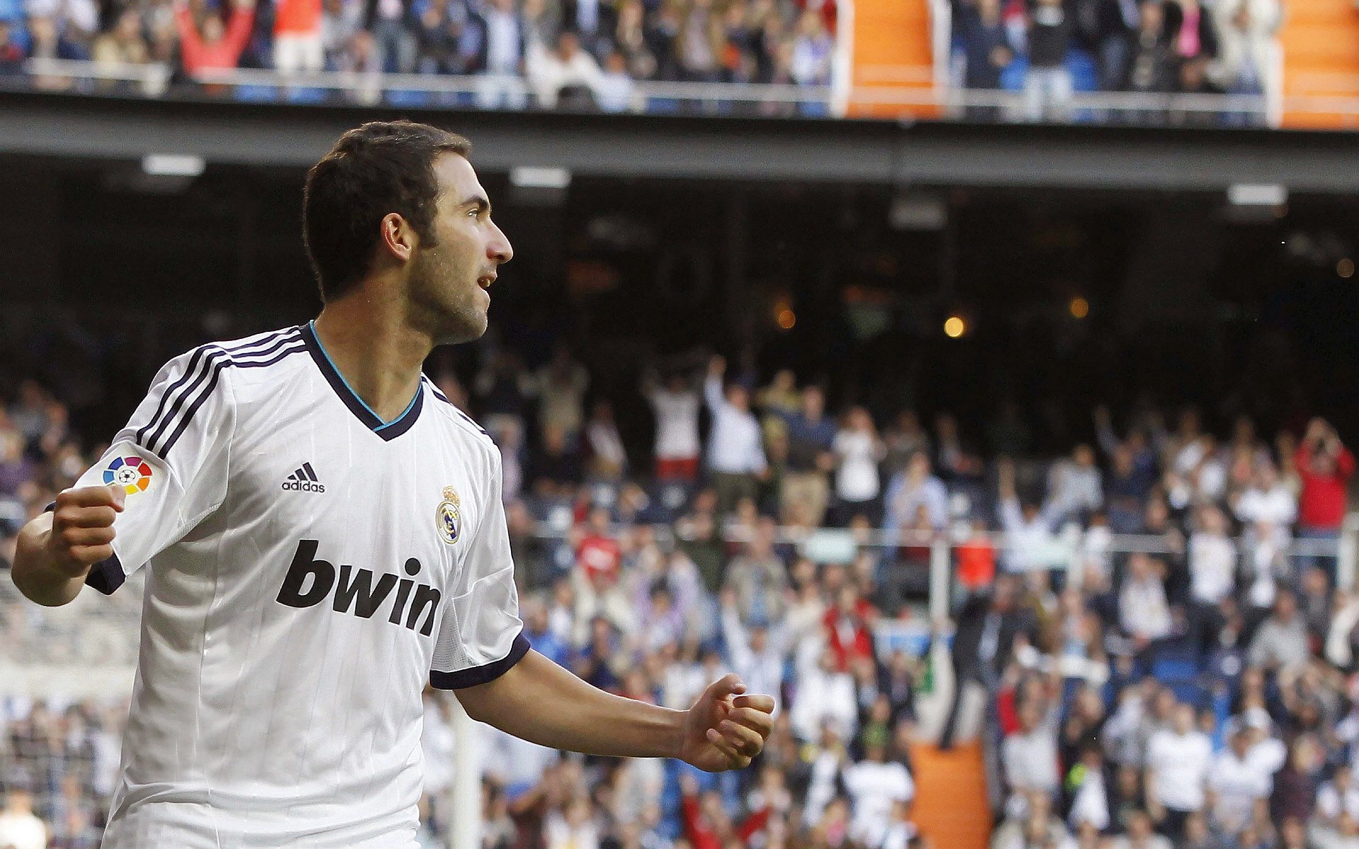 中国足球技术水平不断提高，比赛竞技性增强，中国足球如何才能提高